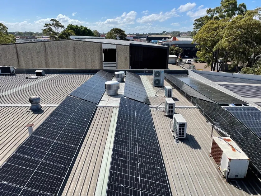 Commercial solar power saves businesses money